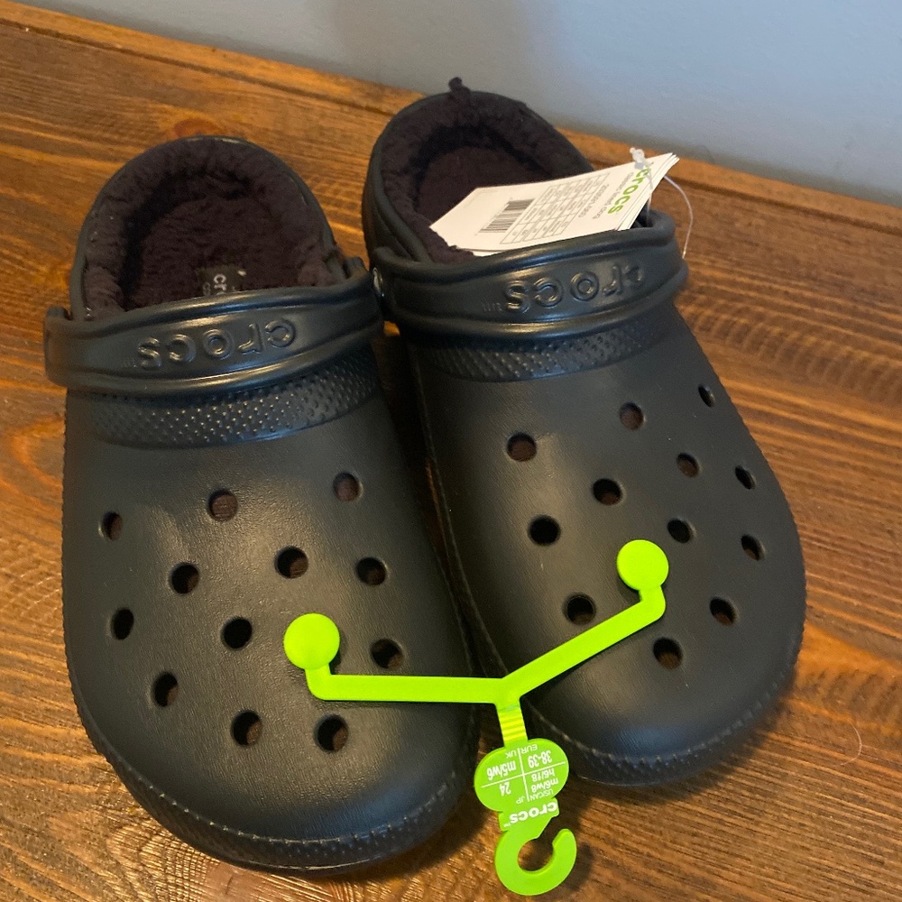 Black Lined Crocs